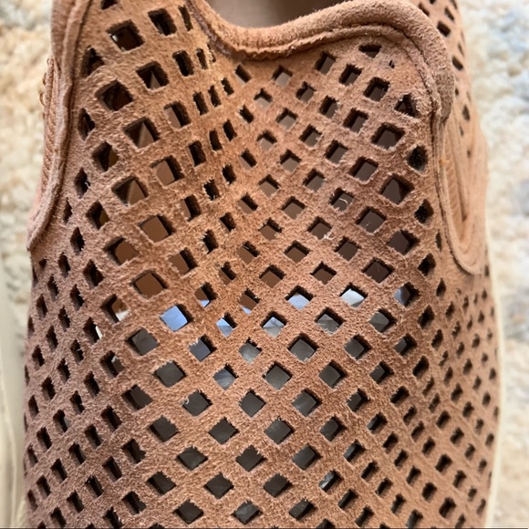 Tory Burch JESSE tan/cognac perforated slip on sneakers. Size 9 1/2. EUC. - Picture 2 of 6